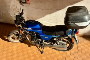 Honda CB 400N d'epoca - Blu con bauletto