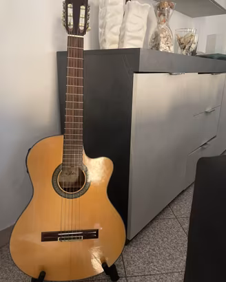 Citarra Classic elettrificata ARIA AK-30CE Cutaway