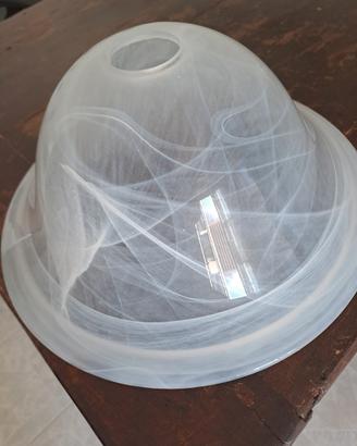 Lampadario in vetro opaco chiaroscuro 