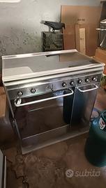 cucina a gas in acciaio inox SMEG