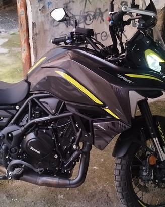 Benelli trk 702x con soli 2057 km pari al nuovo