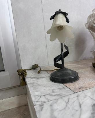 3  lampade d’epoca nere con paralume bianco