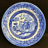 Antico piatto in ceramica