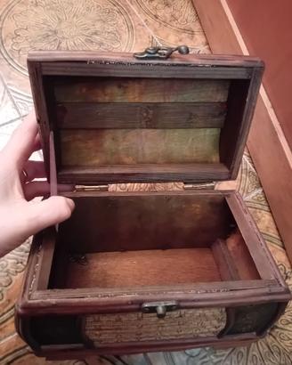 Cofanetto in legno portagioie