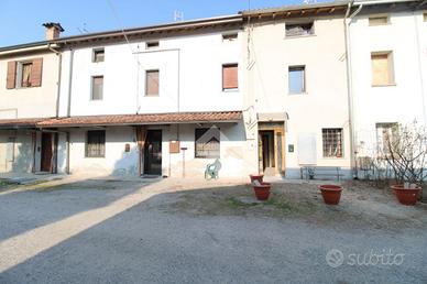 CASA SEMINDIPENDENTE A SAN POSSIDONIO