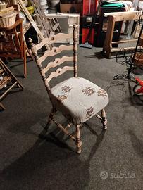 Sedia vintage in legno