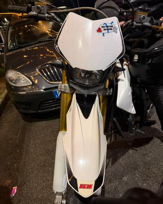 v face bianca e parafango hm