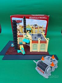 Cars Saetta Luigi il negozio delle tires