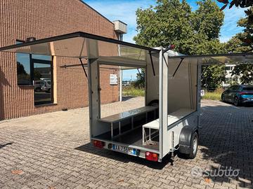 Trailer con pannelli solari (prezzo ribassato)