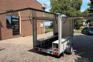 Trailer con pannelli solari (prezzo ribassato)