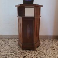 Colonnina porta telefono