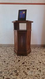 Colonnina porta telefono