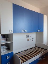 Letto a soppalco con armadio e secondo letto 