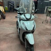 Honda sh 350 bianco