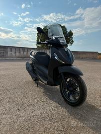 Beverly 400 S