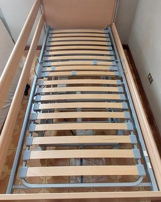 Letto regolabile per lungo degenti