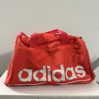 Borsa per attività di sport Adidas rosa usata