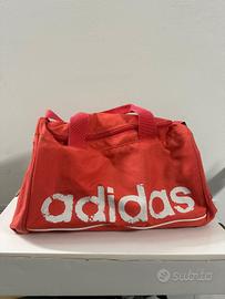 Borsa per attività di sport Adidas rosa usata