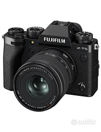 FujiFilm X-T5 black + XF 16-50 F2.8-4.8 R LM WR