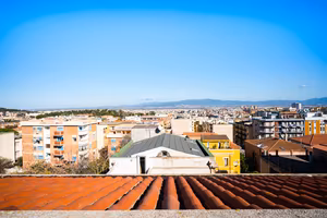 Villa indipendente con giardino e box quadruplo