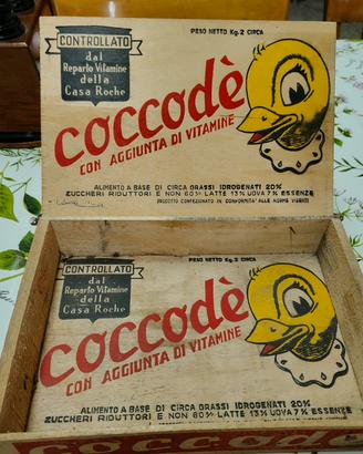 scatola di legno integratore per polli vintage