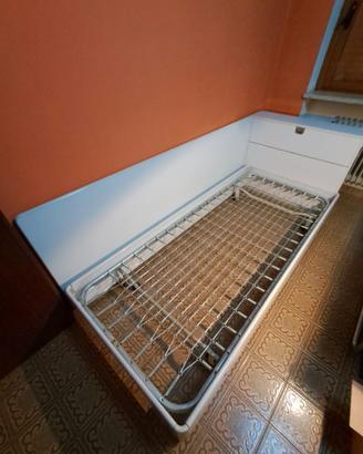 Letto singolo con rete e testiera a cassetto