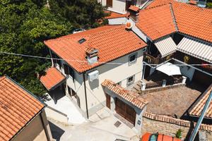 Log: splendida casetta pari al nuovo con cortile