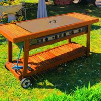Barbecue a gas con struttura in legno