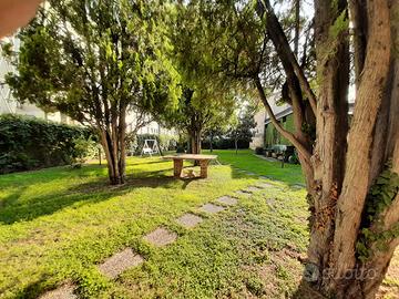 Villafranca Centro: casa con ampio giardino