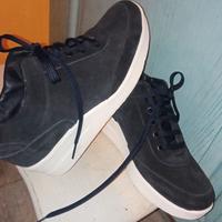 Sneakers Blu scuro Nuove 37