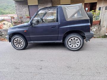 Suzuki Vitara 4x4, benzina con carrello 5 quintali