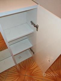 Mobiletto bagno con specchio e luci