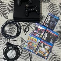 PS4 PRO 1tb silenziosa 2 joystick + 5 giochi