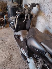 scarabeo 125 ricambi usati 