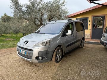 Peugeot Partner 1.6 HDi Outdoor 2011-3.800€ tratt.