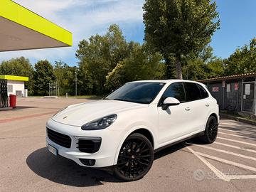 Porsche Cayenne Platinum Edition 3.0