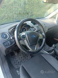 FORD Fiesta 6ª serie - 2014
