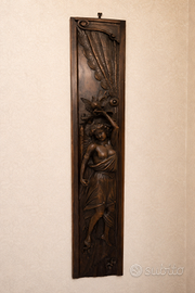 Pannello intagliato con figura femminile Liberty