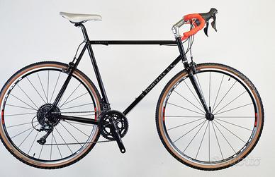 Bici Bombtrack Oxbridge costruzione VeloVillani