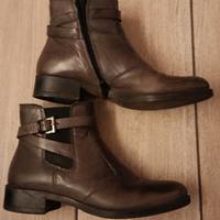 stivaletti da donna n37