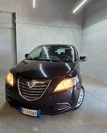 Lancia Ypsilon 1.2 69 CV 5 porte Ecochic Silver