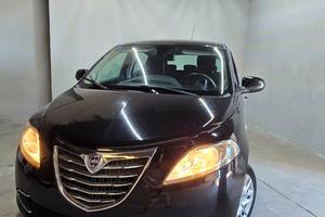 Lancia Ypsilon 1.2 69 CV 5 porte Ecochic Silver