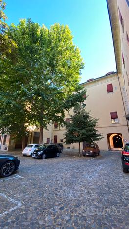 Posto auto in centro Bologna