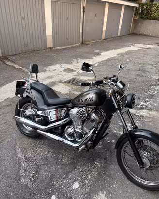Honda Shadow Custom 600