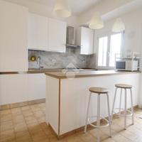 VILLA A SCHIERA CENTRALE A POMEZIA