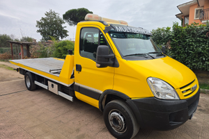 Carroattrezzi iveco daily 65c18