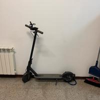 Monopattino Xiaomi Mi Essential