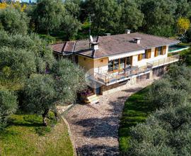 VILLA SINGOLA A GARDONE RIVIERA