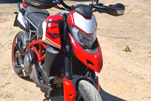 ducati hypermotard 950 