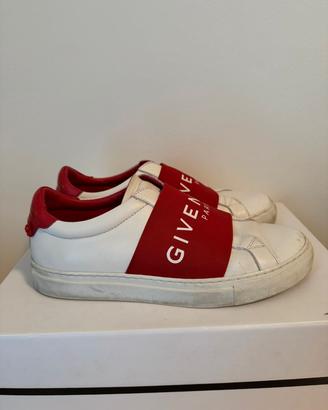SNEAKER 